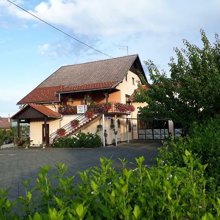 Family Puskaric Hotel Slunj Exterior photo