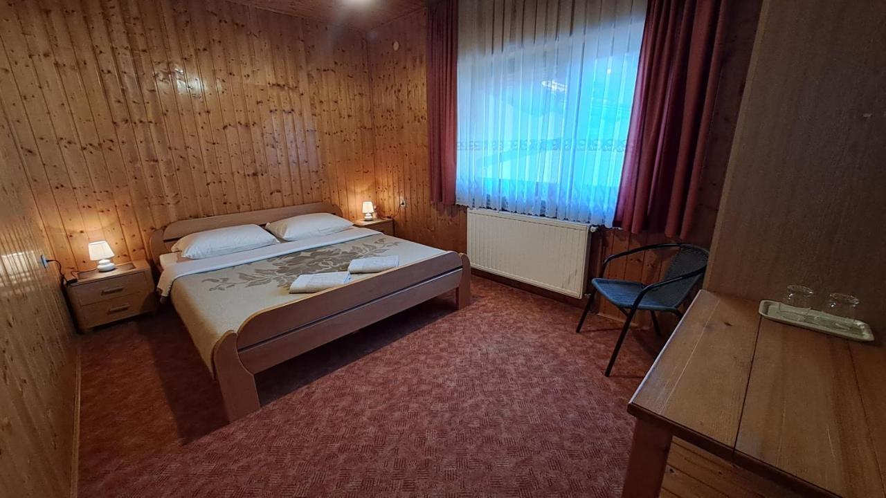 Family Puskaric Hotel Slunj Exterior photo