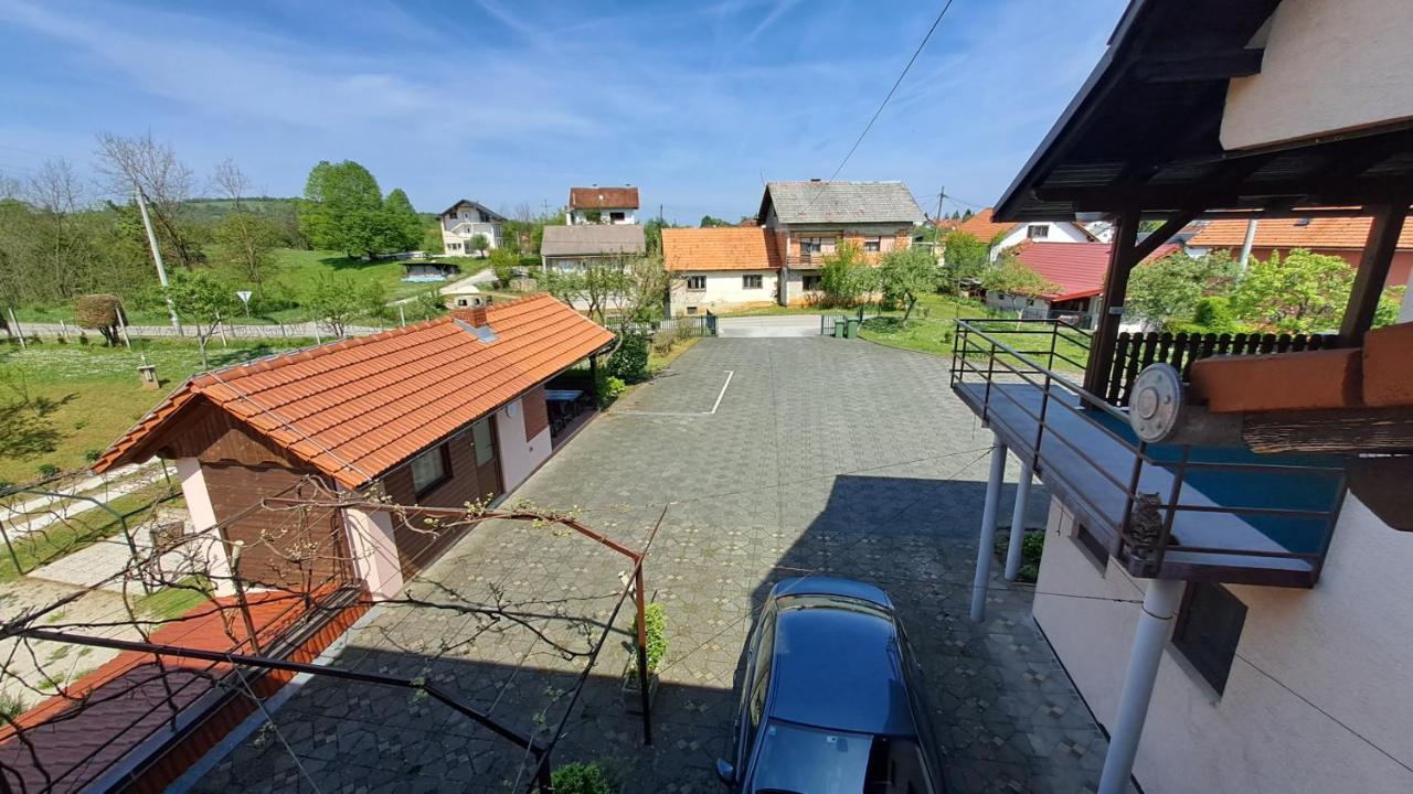 Family Puskaric Hotel Slunj Exterior photo