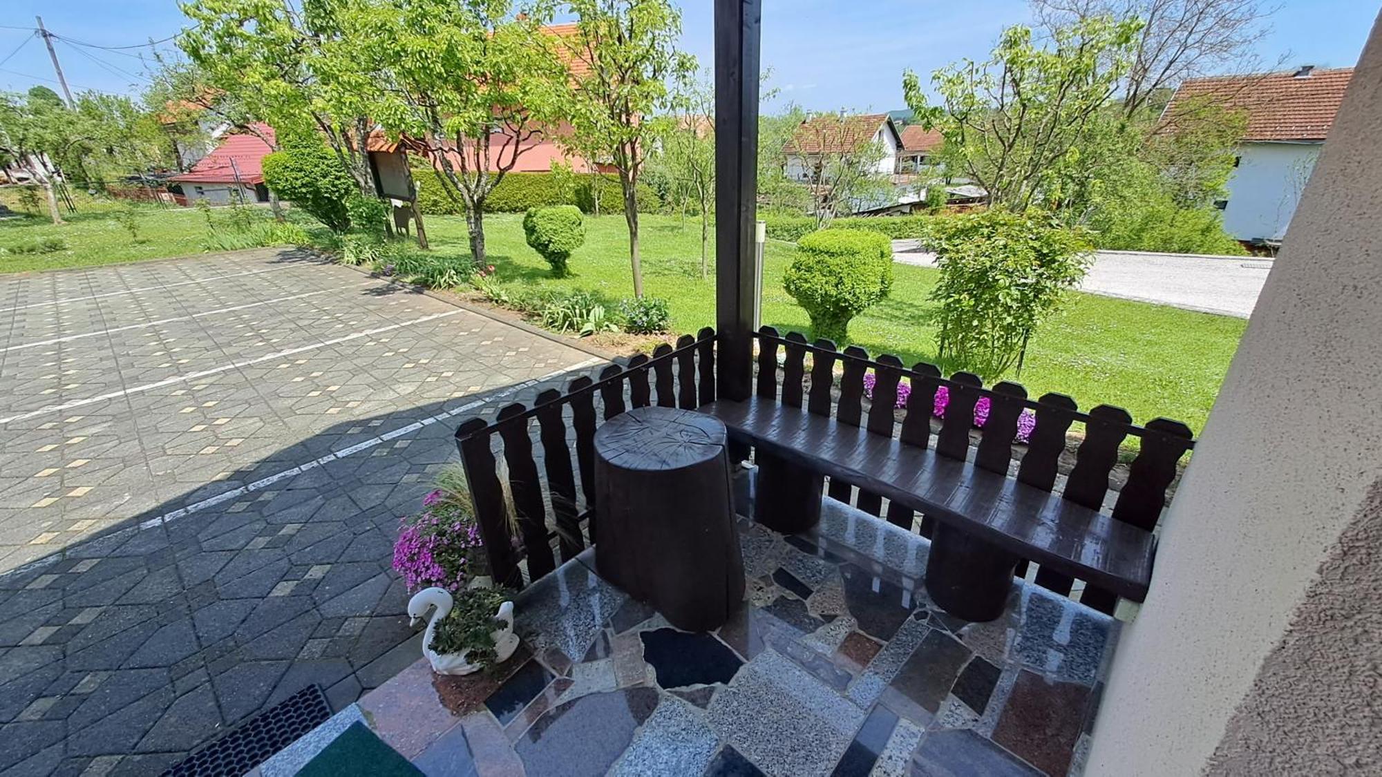 Family Puskaric Hotel Slunj Exterior photo